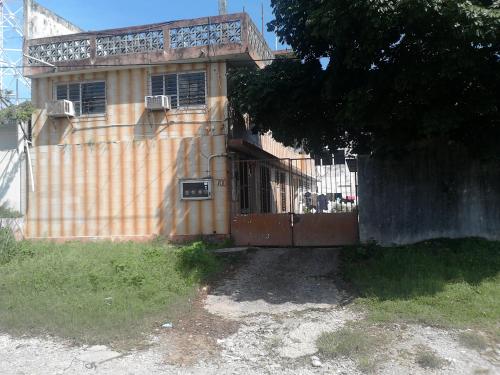 Amplio terreno y construcción en la Benito Juárez Norte