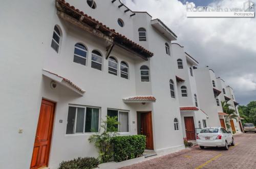 Excelente Villa en Venta en Pakal zona de Playacar