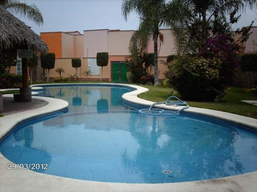 Vendo casa nuevecita de descanso con alberca en Cuernavaca