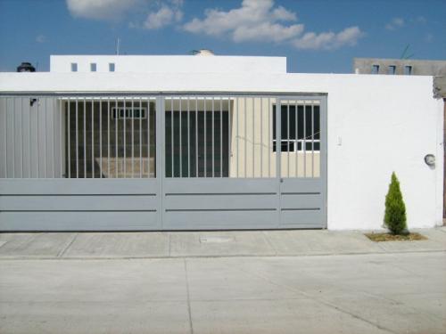 ATENCIÓN, CASA DE UNA PLANTA BIRRECAMARA