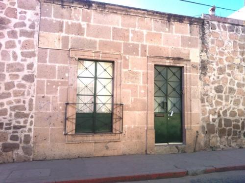 IMPECABLE CASA DE UNA PLANTA A UNOS PASOS DE CATEDRAL