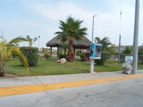 INTERESANTE CASA EN LOS ENCANTOS VALLE DORADO