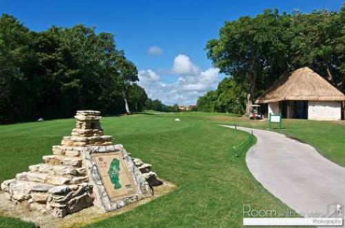 Increíble Terreno en Venta en Playacar II 