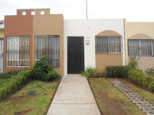 CASA EN VENTA PARQUES SANTA CRUZ DEL VALLE