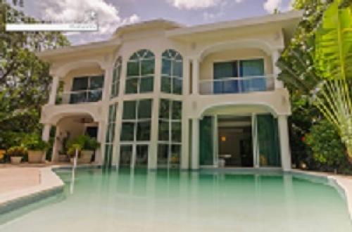 Increible y Lujosa Casa en Venta en Playacar II