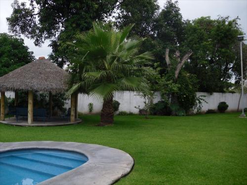 SE VENDE CASA EN FRACCIONAMIENTO MANGOS! ACEPTO CRÉDITOS!