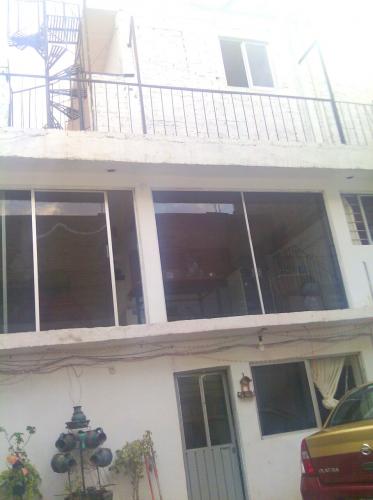 CASA BONITA CON 3 NIVELES AMPLIOS