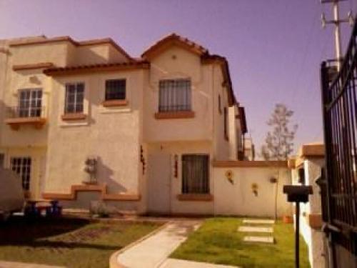 TRASPASO CASA EN ESQUINA ACEPTO AUTO A CUENTA!!