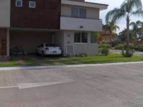 HERMOSA CASA ESTILO MINIMALISTA EN COTO