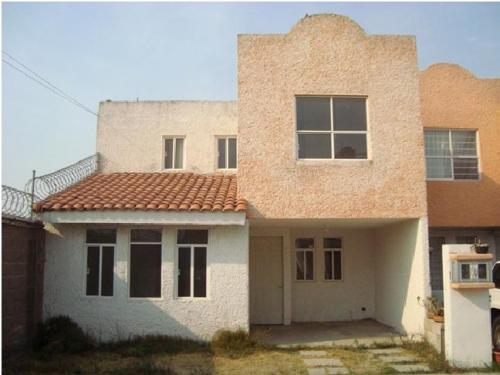 Se vende casa en Fracc. Los Angeles cerca de volkswagen