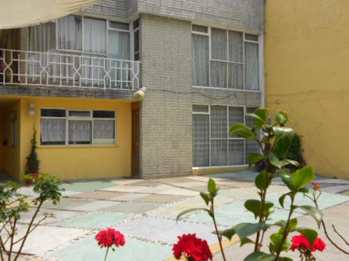 COINMVER VENDE O RENTA EXELENTE CASA EN LA COL.  “SANTA LUCIA”  IDEAL PARA ESCUELA O NEGOCIO 