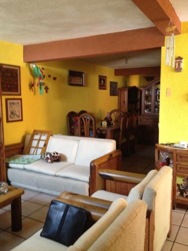 COINMVER VENDE CASA SOLA  EN LA COL.  “PILOTO” ÁLVARO OBREGÓN