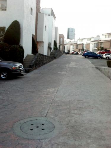 COINMVER VENDE EXCELENTE CASA EN CONDOMINIO EN  “U. H. BELEN DE LA FLORES” 