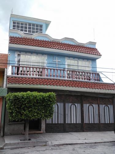 Jardines de Aragon casa 3 niveles, 3 recamaras, garage