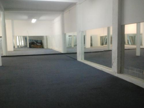 Gustavo Baz local para gimnasio 250m2 con sanitarios y regaderas