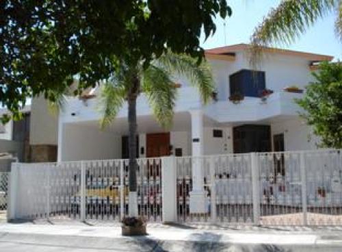 Casa En Venta En Bugambilias , 1era Secc , Espacios Muy Amplios