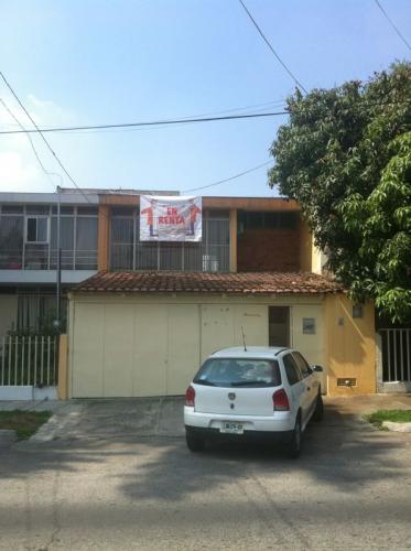 Casa en RENTA. Col. Ladron de Guevara