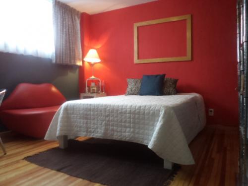 Lindo cuarto tipo suite con todos los servicios!! ideal para estancias cortas, por noche, semana o mes!