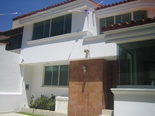 Casa Renta en Bugambilias, Completamente Remodelada 