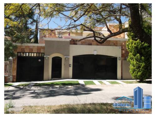 Casa en Venta Amueblada  en Bugambilias, Zapopan, Jalisco.