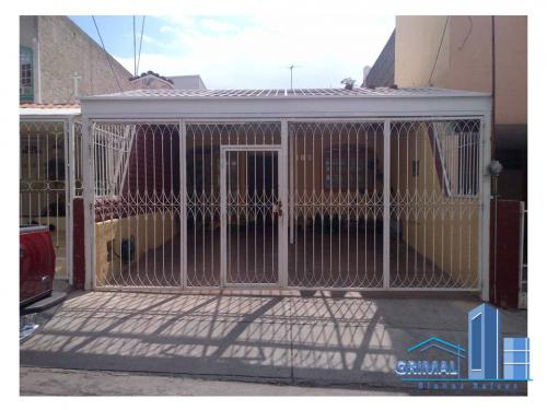 Casa en Venta en Colonia Independencia Poniente, Guadalajara, Jalisco.