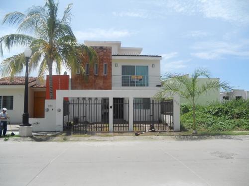 VENTA DE CASA EN FLUVIAL VALLARTA  PUERTO VALLARTA