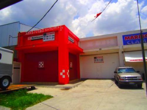 EXCELENTE LOCAL A LA ENTRADA DE LA RPIMAVERA