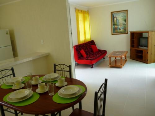 En Merida Casa amueblada cerca de Periferico Poniente y Av. Canek renta temporal o larga