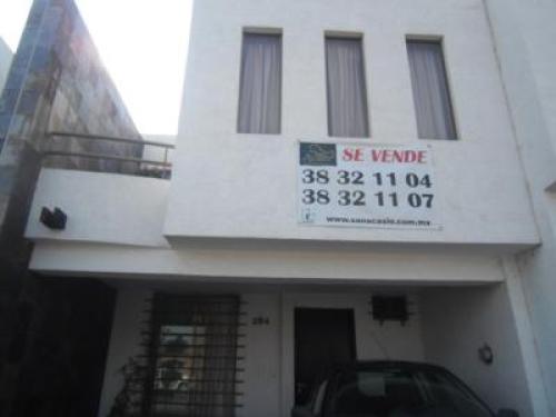 BONITA CASA EN EXCELENTES CONDICIONES