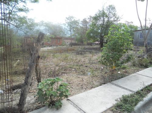 vendo terreno la lomita