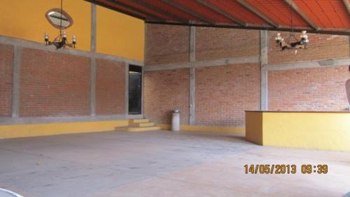 Salón de fiestas con jardín y Bodega 