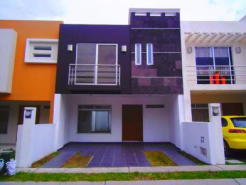 HERMOSA CASA  SEMINUEVA EN COTO