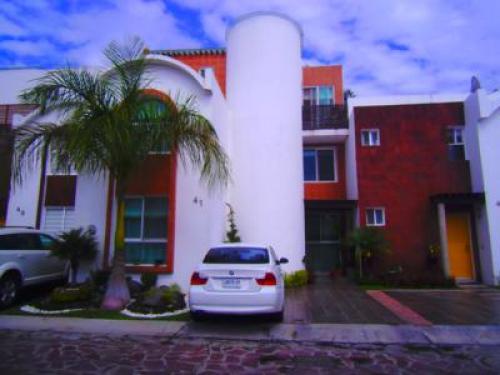 HERMOSA CASA EN COTO