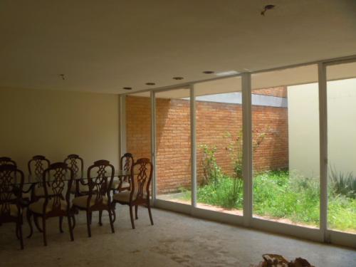Casa grande en venta, 2 despachos en planta baja