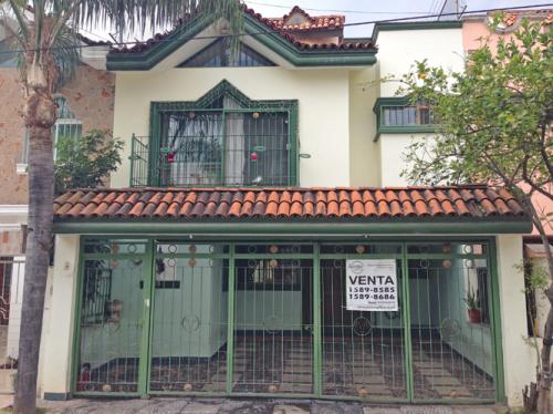 Casa Venta / Las Alamedas - Paseos del Sol / Zapopan, Jalisco (Guadalajara, México)