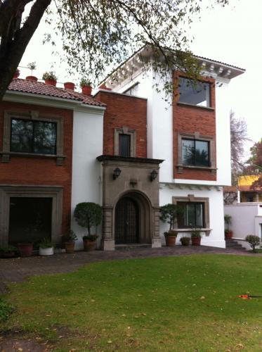 Venta casa Lomas de Chapultepec calle Palmas 4 recámaras jardín estudio 