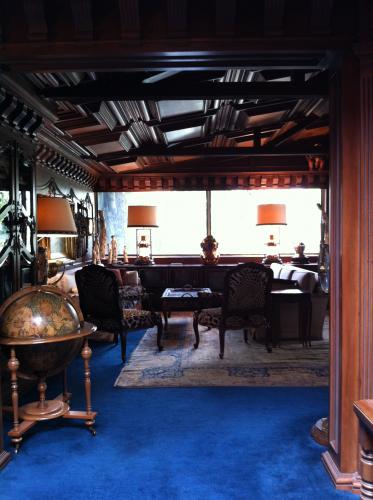 Venta casa en condominio Lomas de Chapultepec jardines estudio bar 4 recámaras