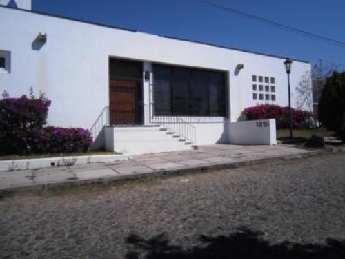 FRACC. CHULAVISTA, HERMOSA RESIDENCIA AMUEBLADA