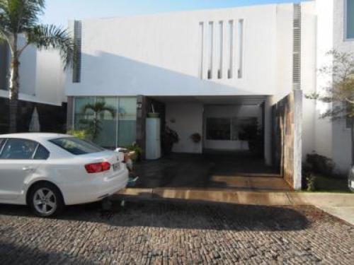 VILLAS DE ASIS, HERMOSA CASA EN COTO