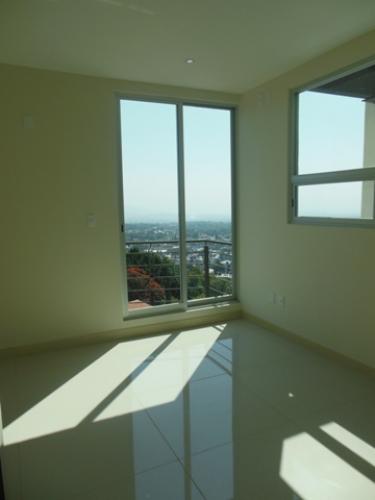 DEPARTAMENTO TIPO CASA, SEGURO y LUJOSO