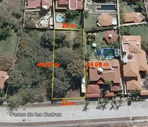 Buen ubicado terreno en el Palomar seccion Bosques