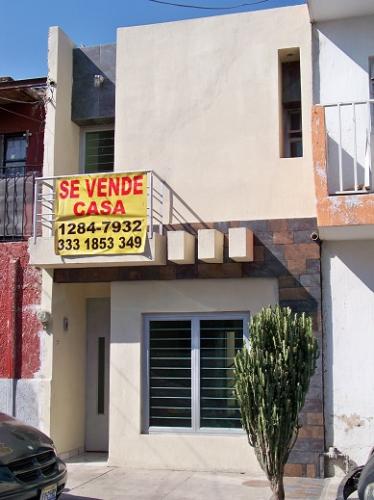 Casa Remodelada con Facilidades colonia 5 de Mayo