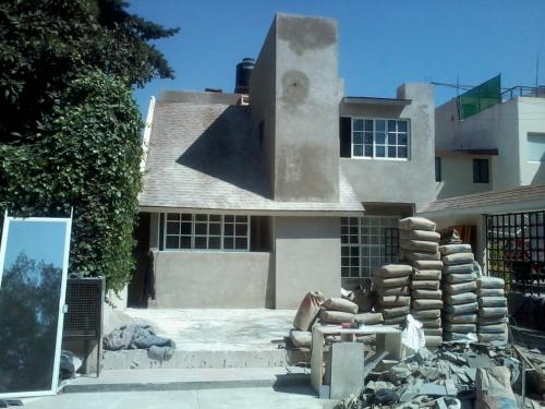 Jardines de Satélite. Casa remodelada