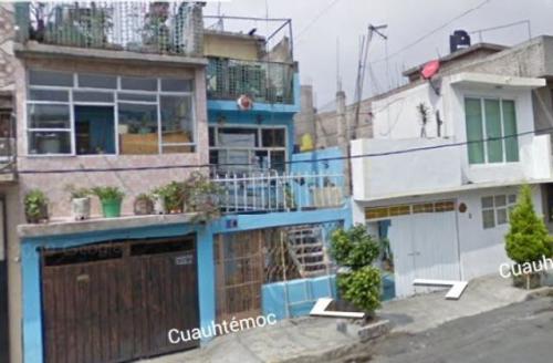 OPORTUNIDAD! AMPLIA CASA A PRECIO DE DEPARTAMENTO A 5 MIN DE PERIFERICO