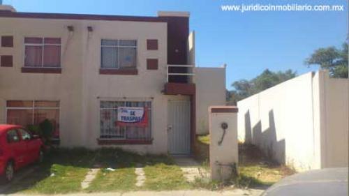 Se traspasa o vende bonita casa nueva en Hacienda de Guadalupe