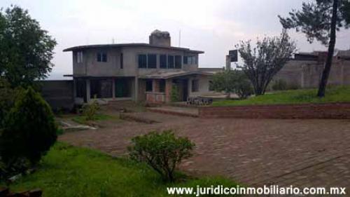CASA AMPLIA EN VENTA