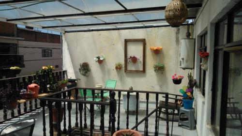 Vendo propiedad con 3 departamentos independientes 