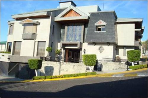 Paseos del Bosque . Imponente Residencia con excelentes terminados