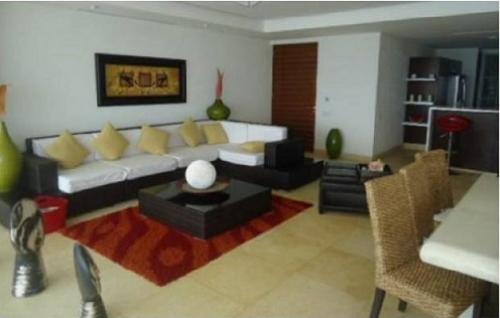 Excelente departamento ubicado en solar, renta por día.