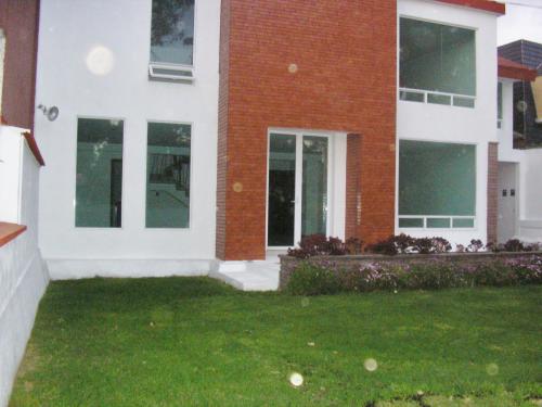 CD SATELITE. HERMOSA RESIDENCIA COMO NUEVA A LA RENTA